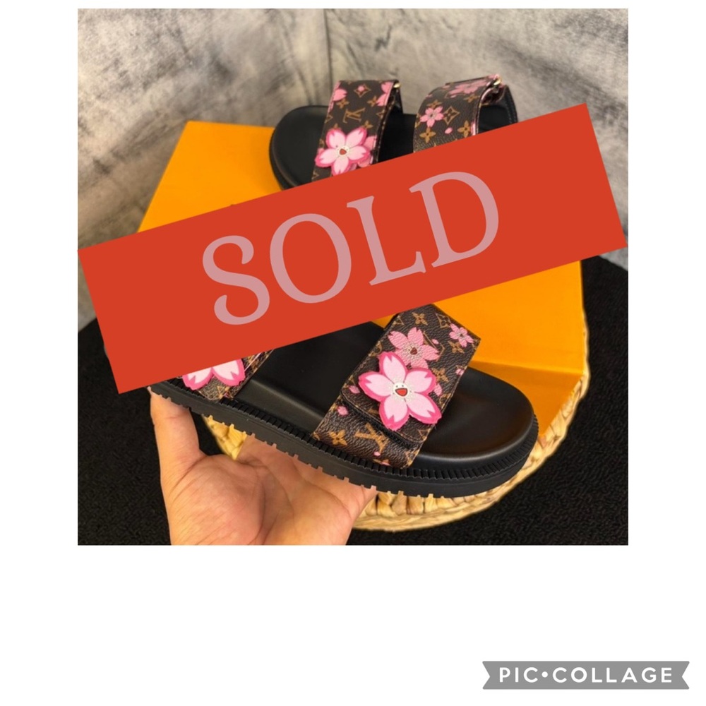 ‼️SOLD‼️ New Pink Floral Monogram Slides